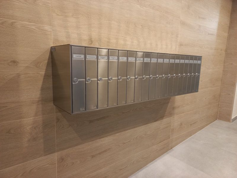Buzón Arregui Libro V1100 inox satinado